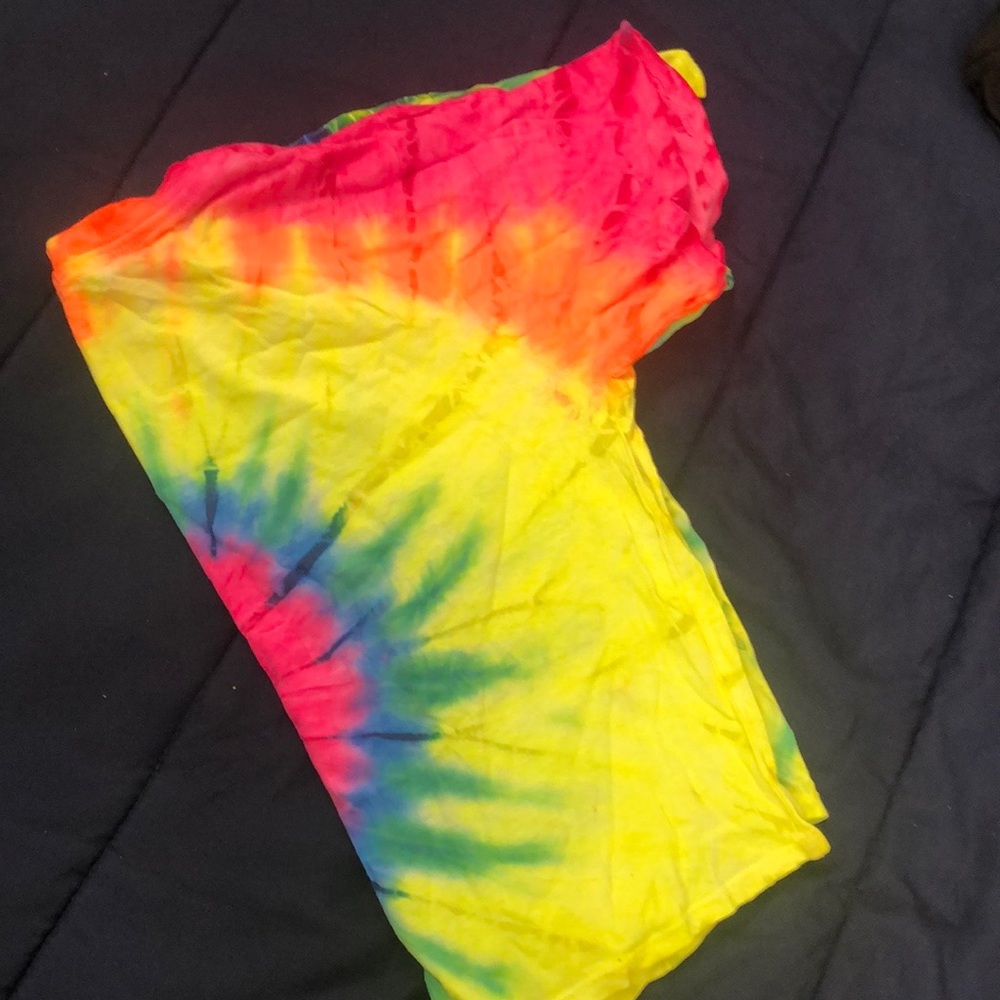 Woman’s Neon Tie Dye Shirt 🌈